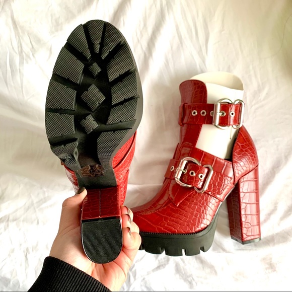 Red booties - Picture 2 of 3